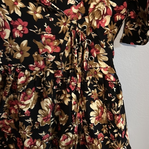 NWT Entro floral wrap blouse  with the tie on the side size small - Picture 5 of 7
